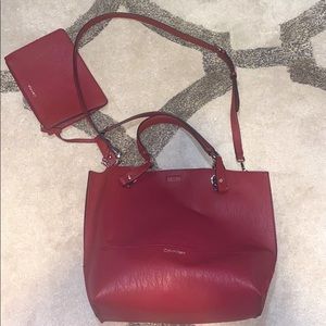 Calvin Klein - Reversible Red/Black Bucket Bag